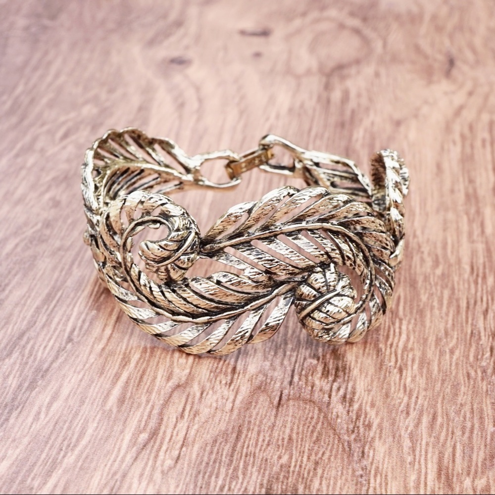 Vintage 1960s Gold Leaf Link Bracelet By BSK